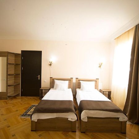 טביליסי Log Inn Boutique Hotel מראה חיצוני תמונה