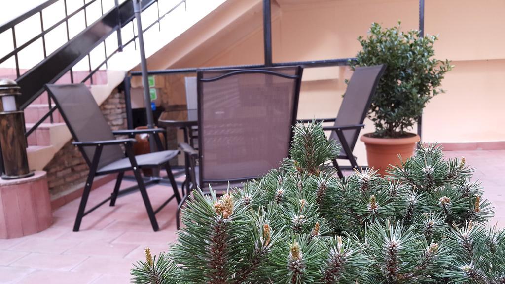 טביליסי Log Inn Boutique Hotel מראה חיצוני תמונה