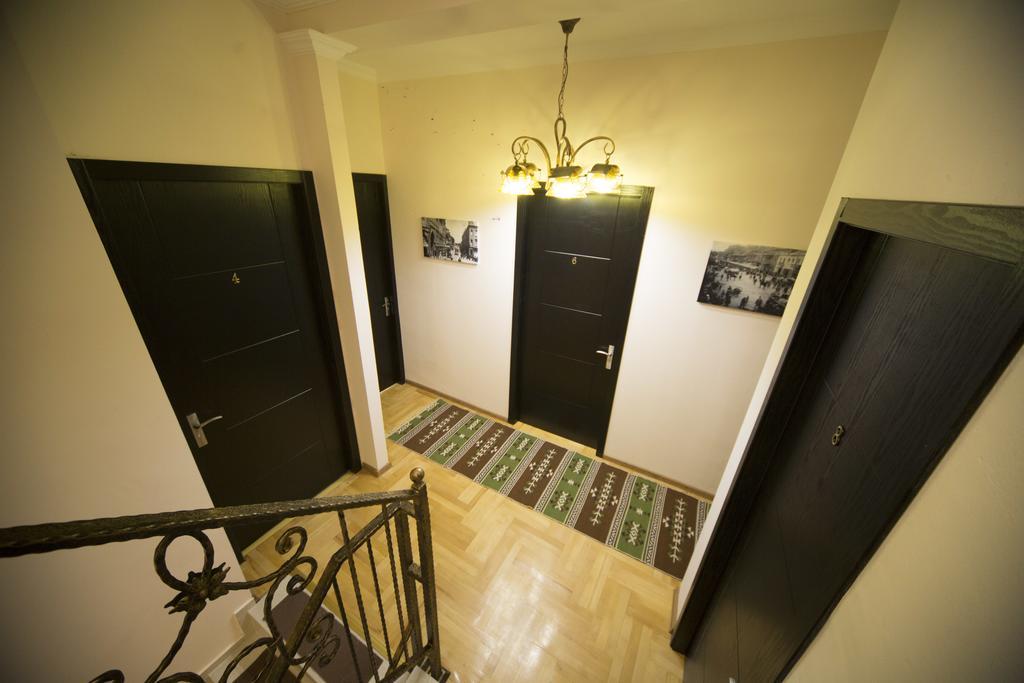 טביליסי Log Inn Boutique Hotel מראה חיצוני תמונה