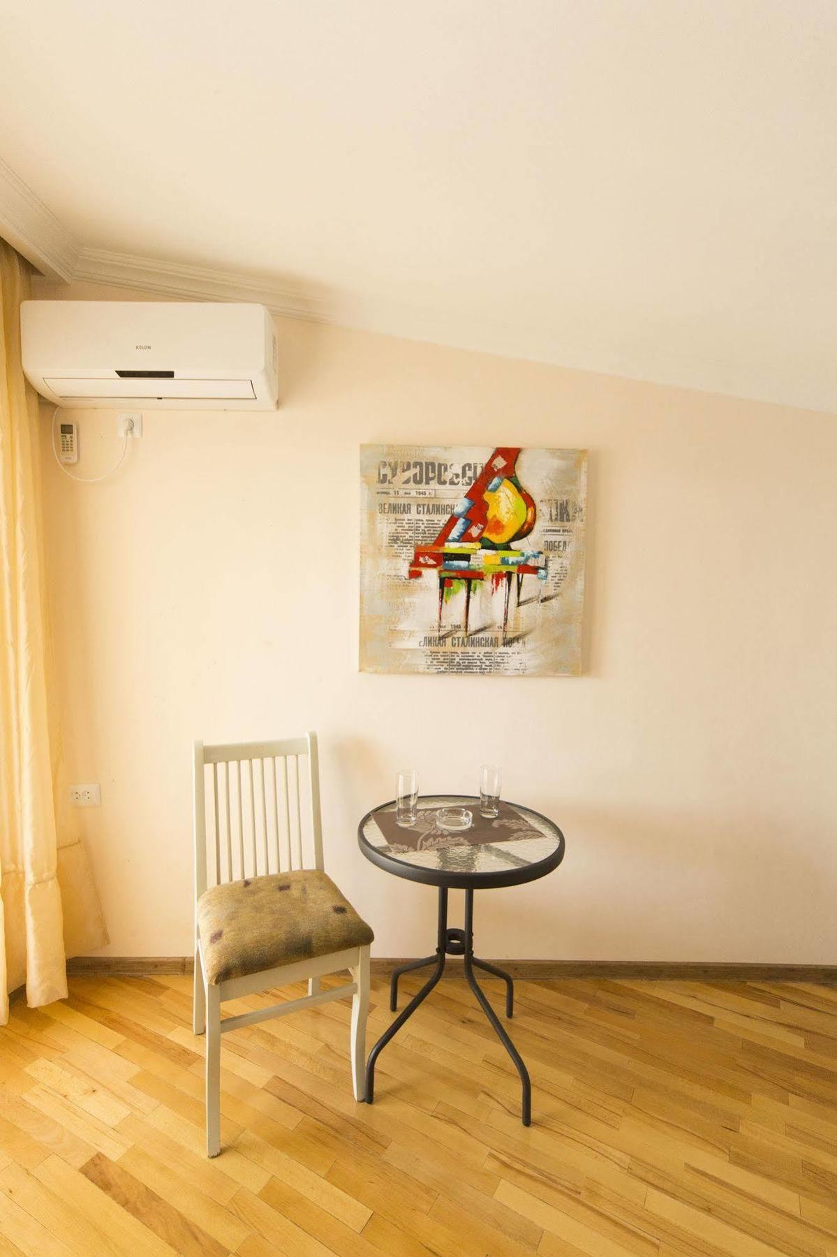 טביליסי Log Inn Boutique Hotel מראה חיצוני תמונה