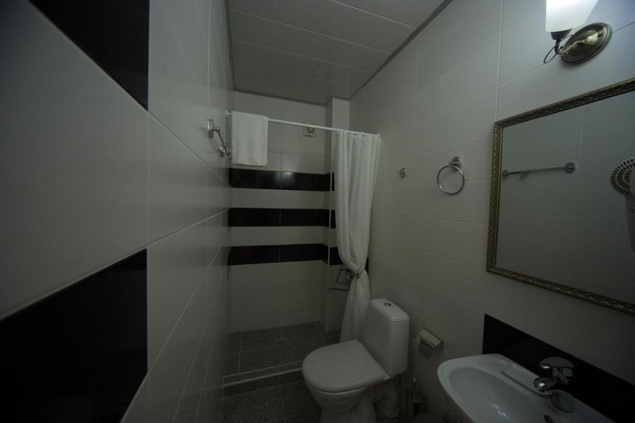 טביליסי Log Inn Boutique Hotel מראה חיצוני תמונה