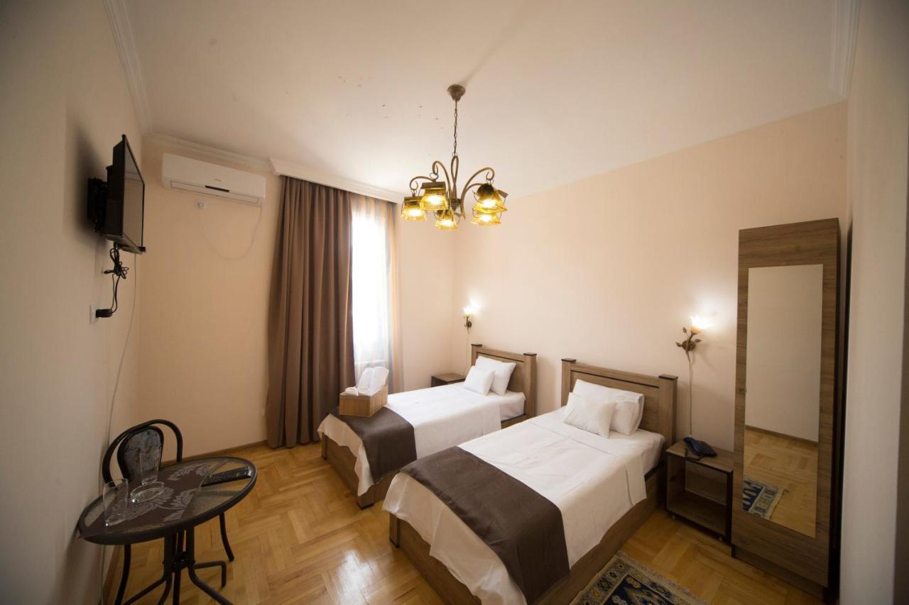 טביליסי Log Inn Boutique Hotel מראה חיצוני תמונה