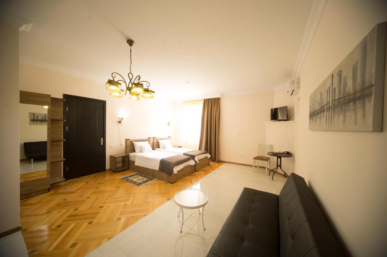 טביליסי Log Inn Boutique Hotel מראה חיצוני תמונה
