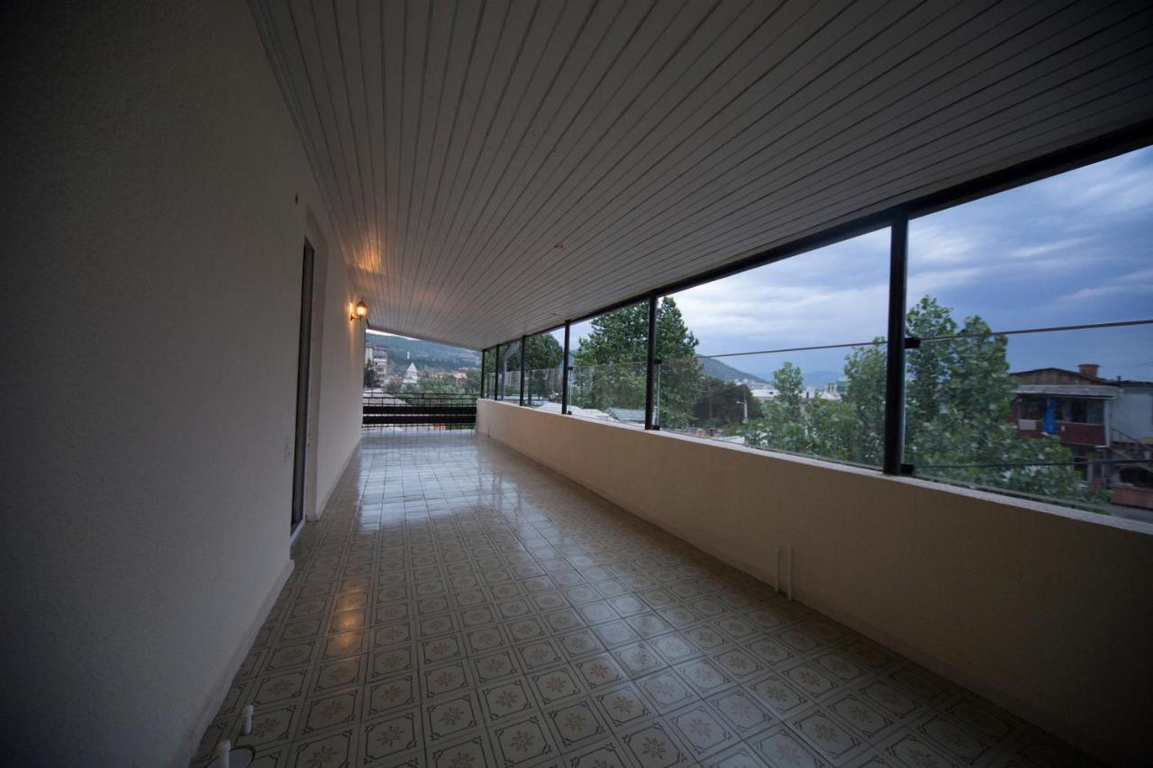 טביליסי Log Inn Boutique Hotel מראה חיצוני תמונה