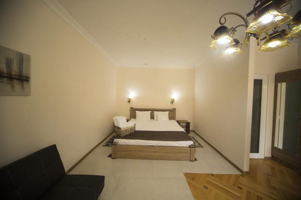 טביליסי Log Inn Boutique Hotel חדר תמונה